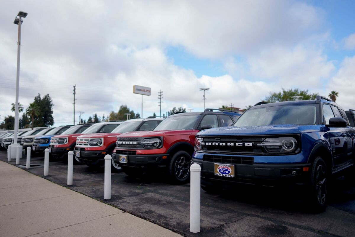 Ford Recalls 700,000 Vehicles for Fuel Leak Risk