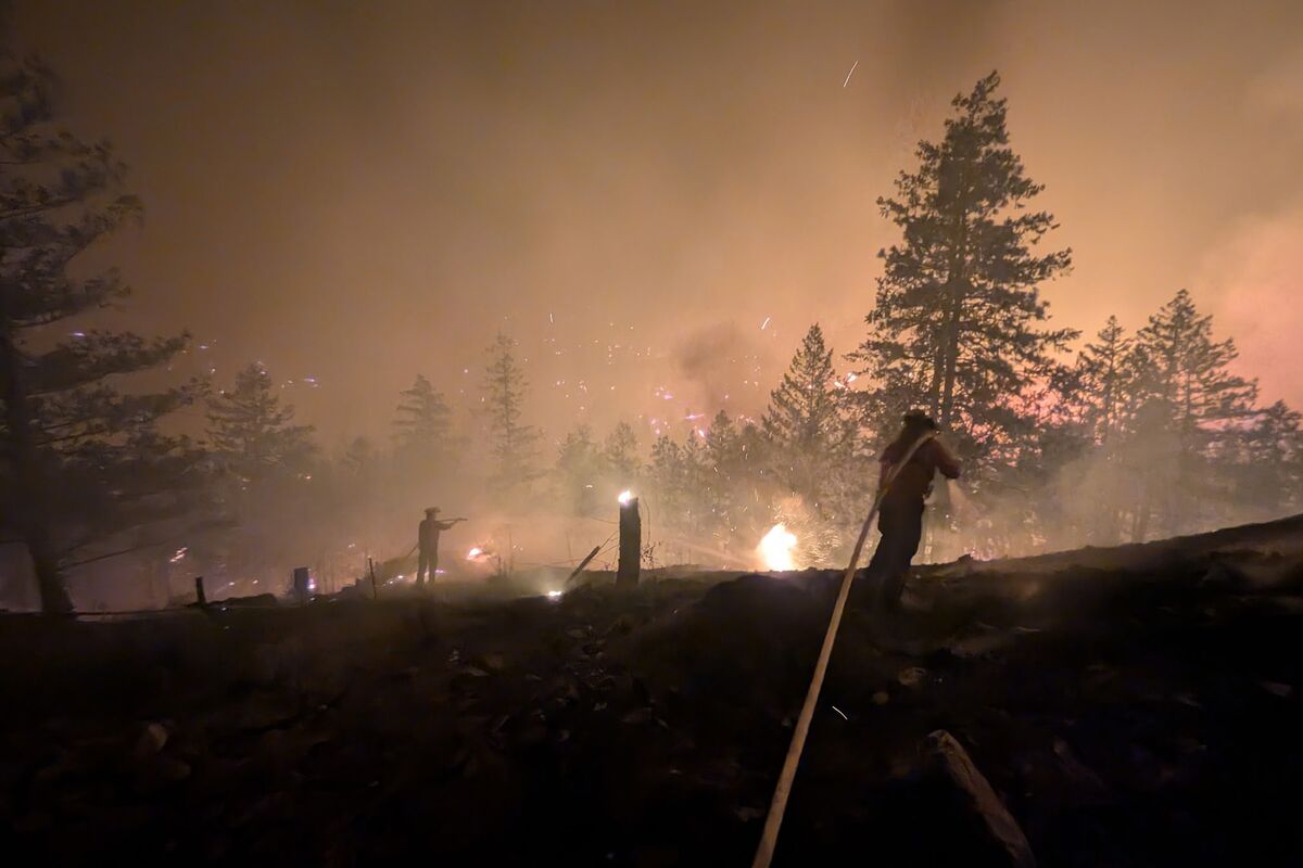 bloomberg.com - Ari Altstedter - Wildfire Forces Evacuation of Town in Top Canadian Wine Region