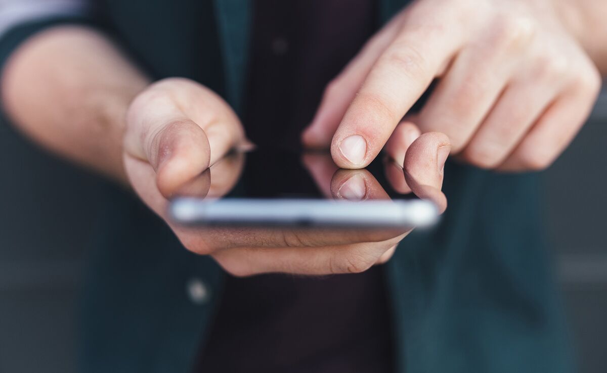 bloomberg.com - Nariman Gizitdinov - Kazakh Financial Watchdog Pushes Firms to Use Local Messenger