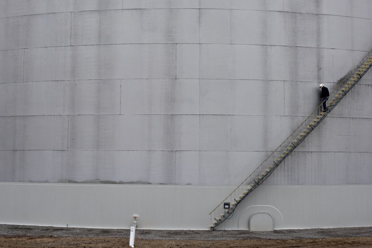 US Doesn’t Plan to Tap Oil Stockpiles Again as Iran War Escalates