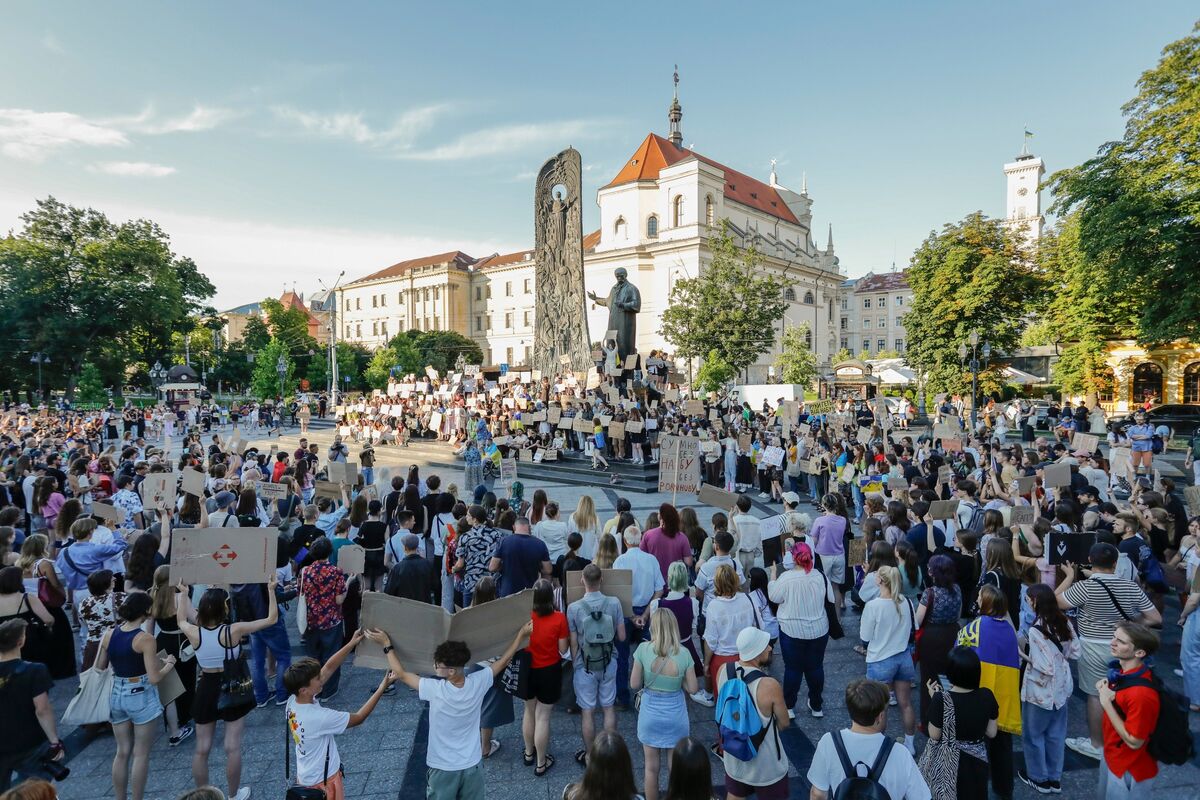 Zelenskiy May Be About to Lose His Top Aide