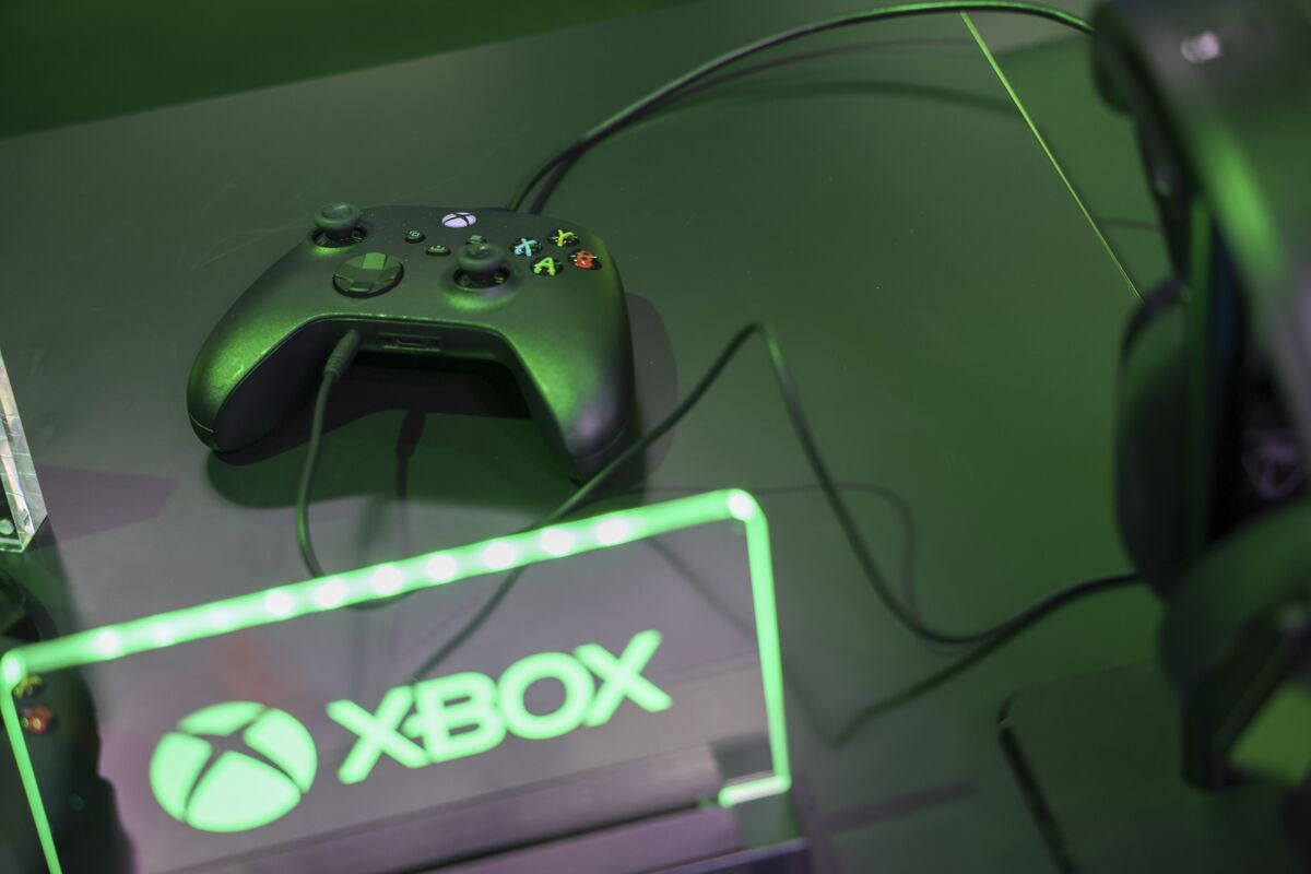 Microsoft Cuts 650 Jobs in Xbox Division