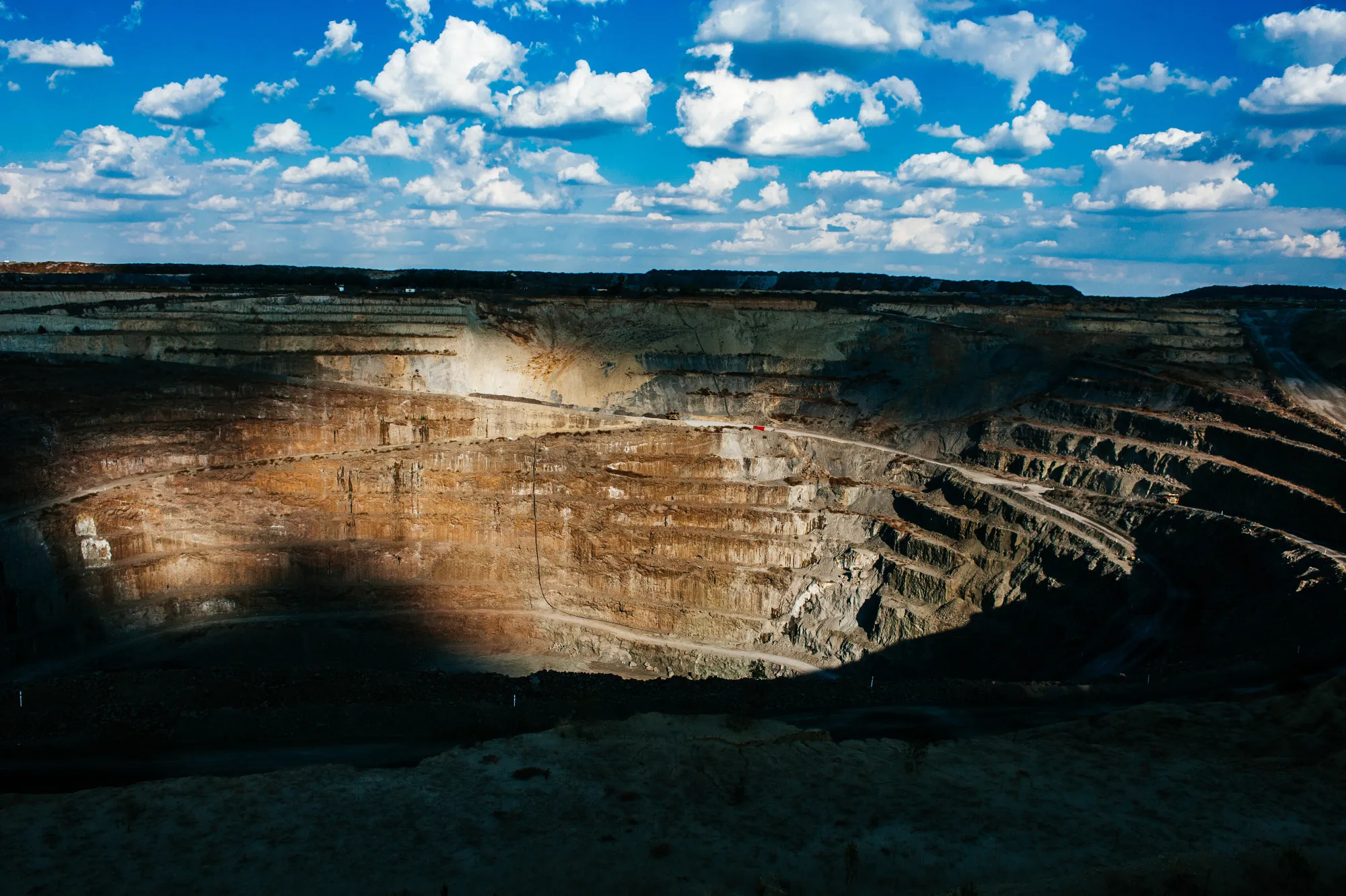 De Beers Studies Soaking Carbon Into Diamond-Mine Waste Rock
