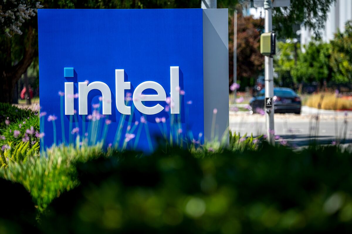 Acciones de Intel se disparan ante rumores sobre posible adquisición