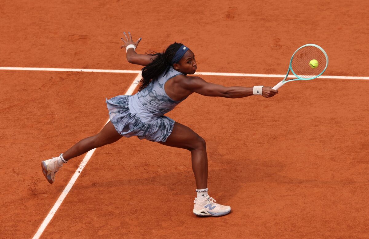 URGENT: Coco Gauff defeats top-ranked Aryna Sabalenka in 3 sets to win her ...