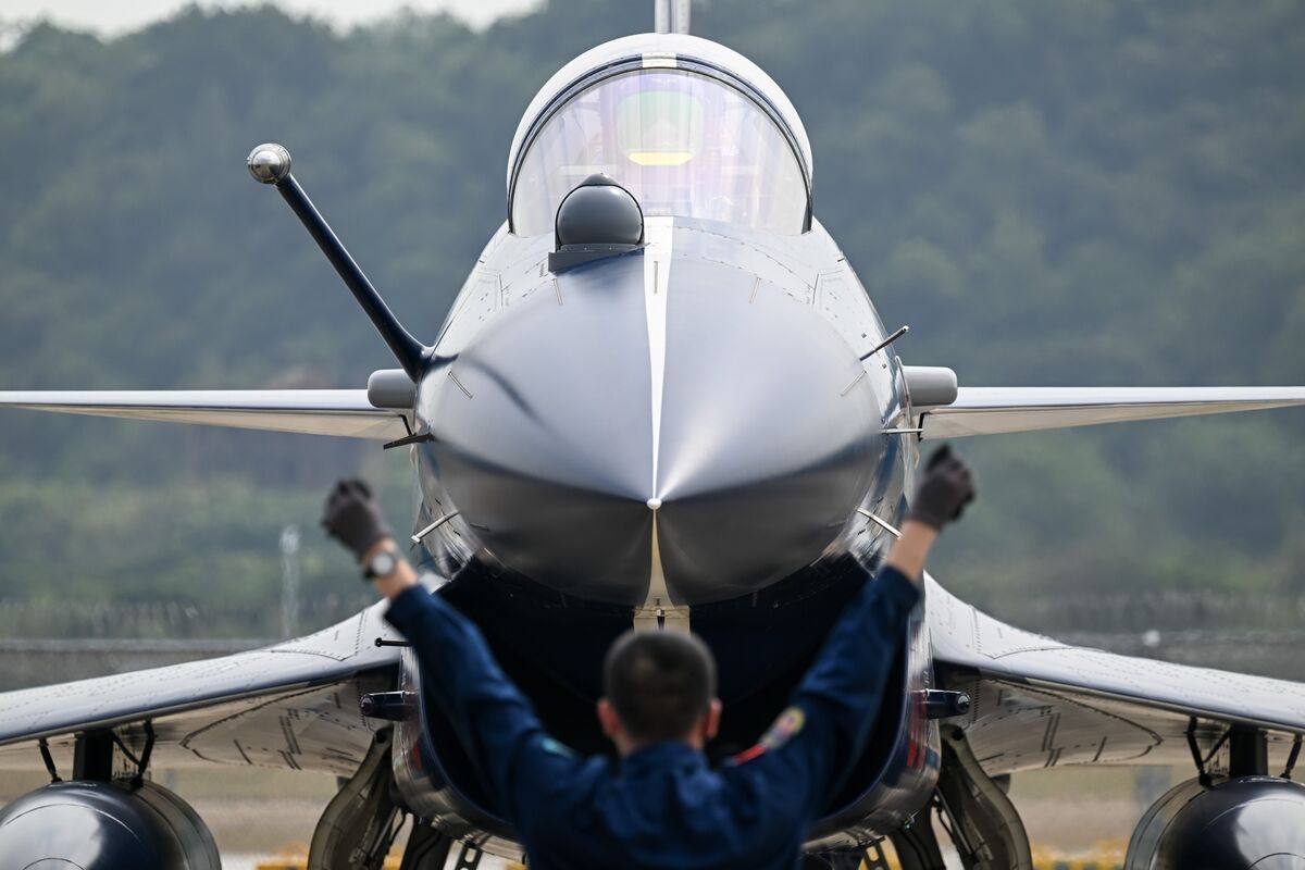 🟪"Pechino in Ascesa: Gli Investitori Rivalutano il Potenziale Militare e l'Export di Armi della Cina"