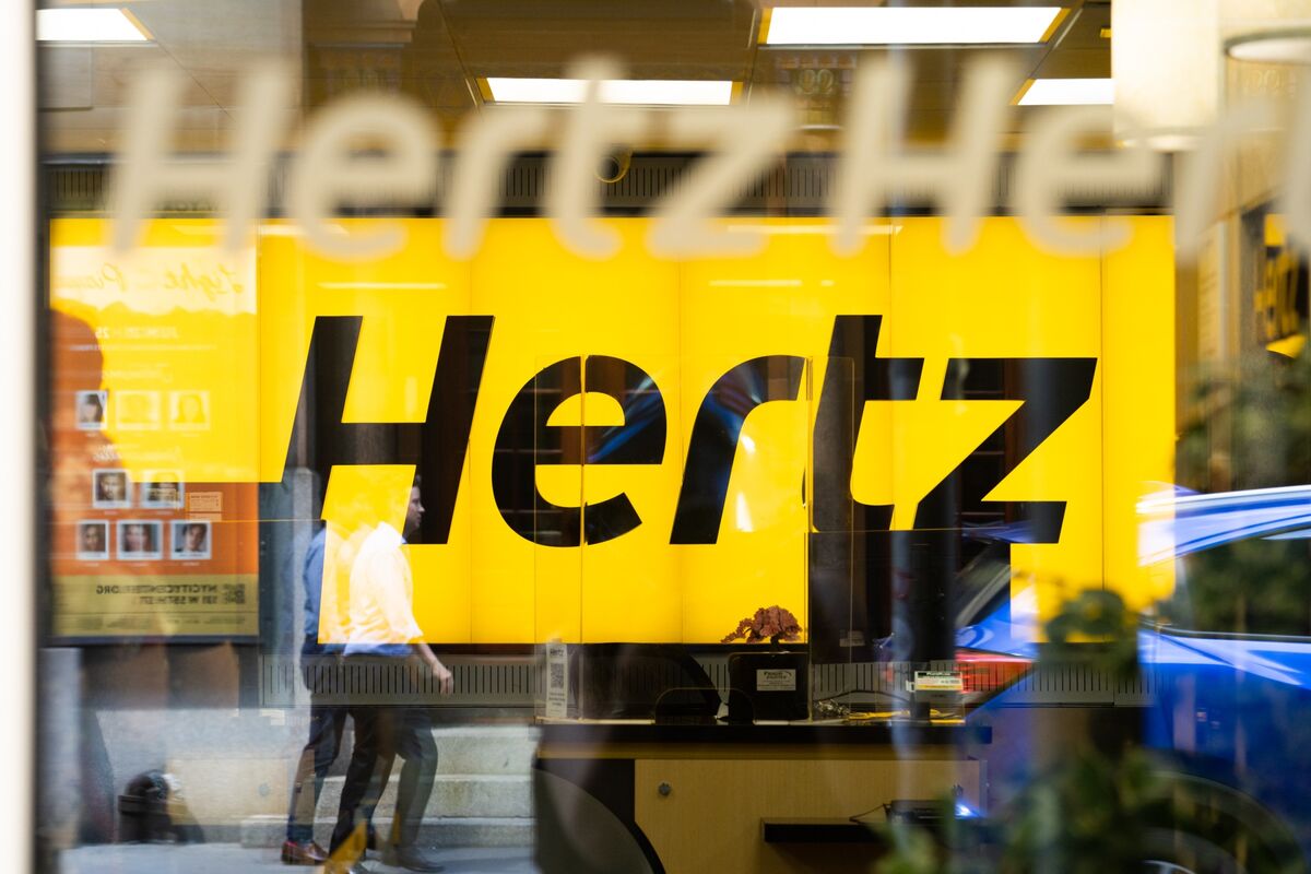 Hertz Bears Boost Short Bets to Record After Shares Plummet 60%