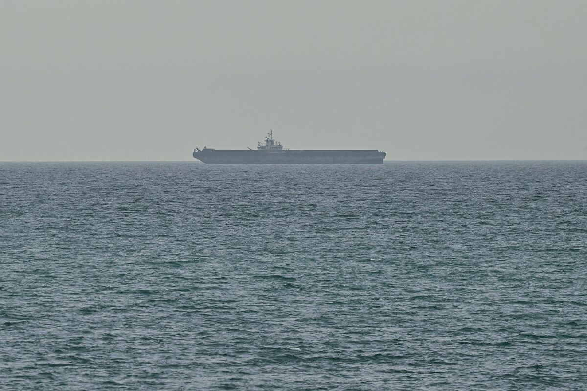 US and Iran Mull Second Meeting in Bid to Revive Ceasefire Talks - Bloomberg