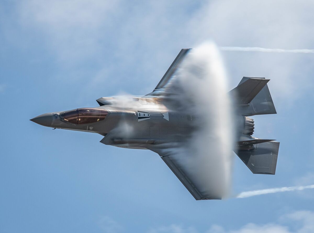 F-35 Fleet Grounded by Air Force Over Ejection-Seat Worries - Bloomberg