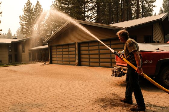 Lake Tahoe’s Fire Peril Casts Pall on a Remote-Work Paradise