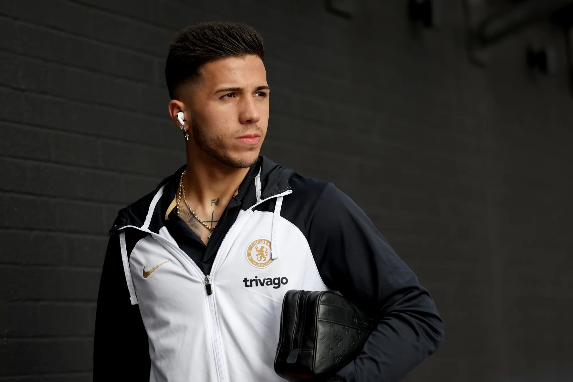 Enzo Fernandez Bộ Não Điều Khiển Lối Chơi – Bí Quyết Thành Công Tại Chelsea Enzo Fernandez Bộ Não Điều Khiển Lối Chơi – Bí Quyết Thành Công Tại Chelsea