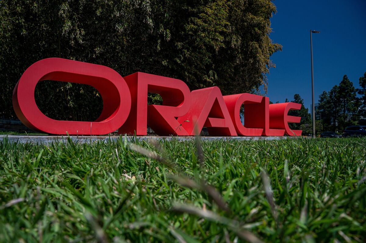 Oracle in Talks With Meta on $20 Billion AI Cloud Computing Deal