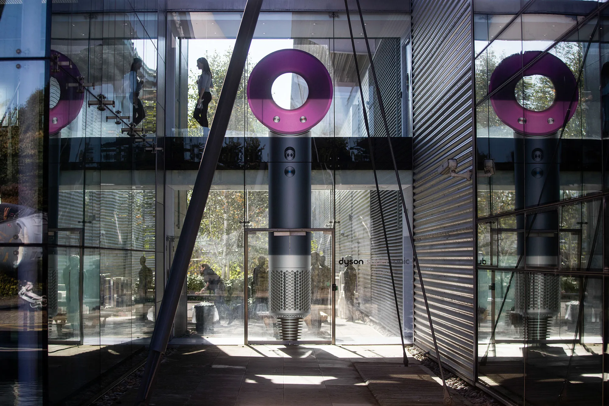 1488308298_dyson
