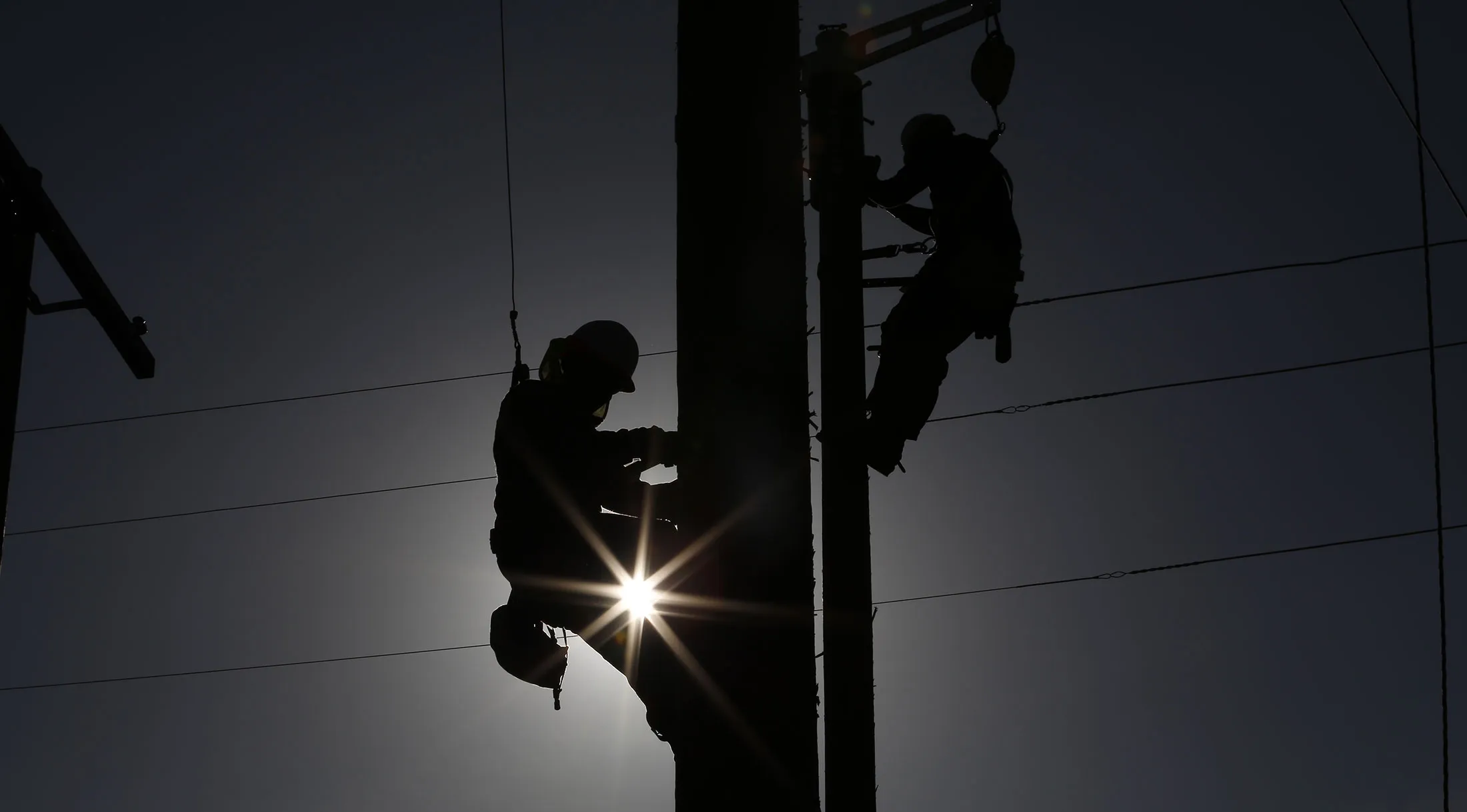 1497917455_linemen-lede