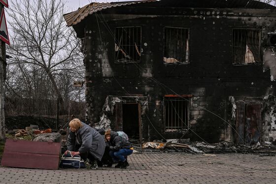 In Kyiv’s Middle-Class Suburbs, Desperate People Are Trapped