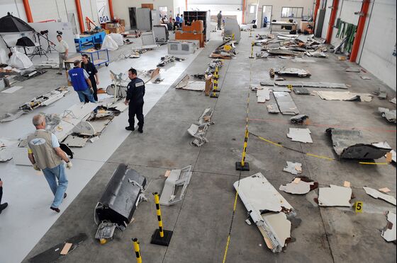 Sudden Descents Rare But Deadly: Clues to Jakarta Jet Crash