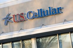 US Cellular Surges on Report of Deal Talks With T-Mobile, Verizon