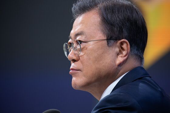 Moon’s Support Hits Record Low Amid South Korean Land Scandal
