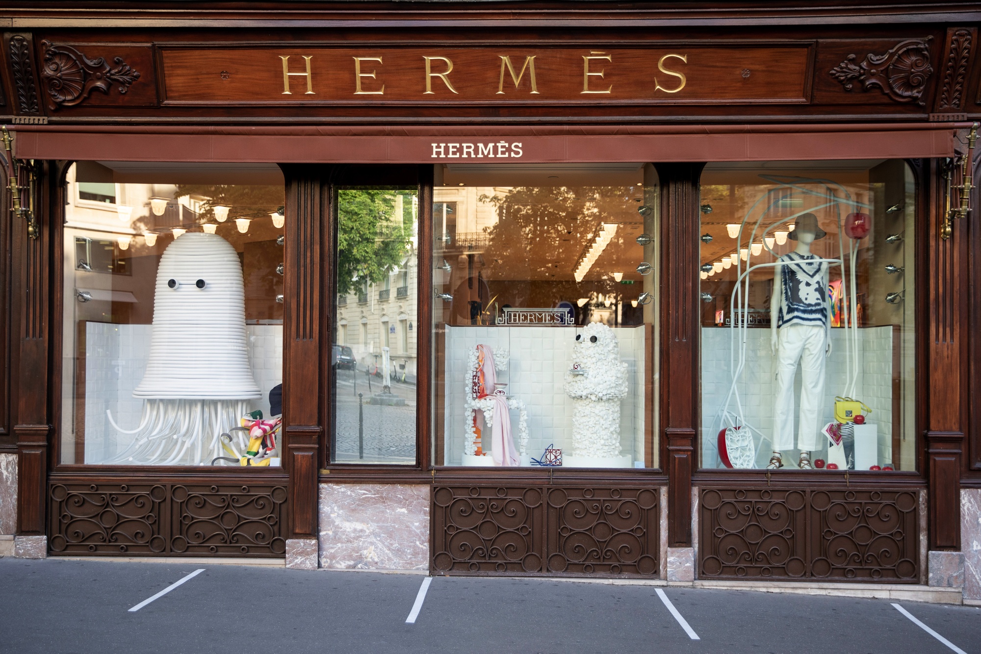 Hermes Store Front scene dashboard