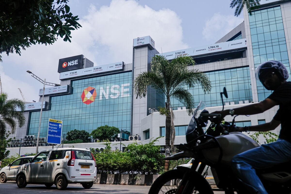 NSE Gains Share as CEO Sees End to India’s Derivatives Crackdown