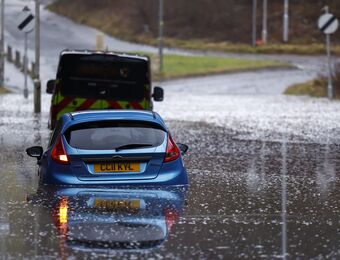 relates to Thousands of Homes Left Without Power as Storm Gerrit Lashes UK