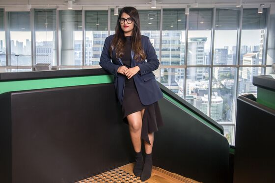 How a 27-Year-Old CEO Built a Near $1 Billion Fashion Startup