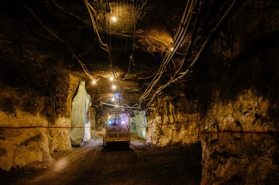 Fate of South African Gold Rests on Giant, Loss-Making Mine