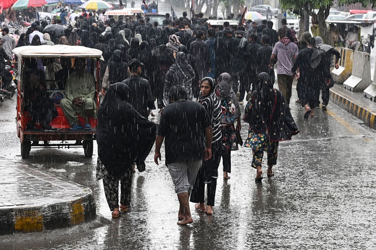 Pakistan Warns of More Monsoon Rains and Floods Through Month Pakistan Warns of More Monsoon Rains and Floods Through Month