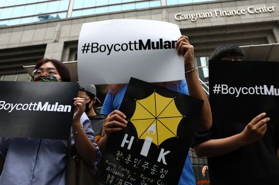 Activists Call for ‘Mulan’ Boycott Over Star’s Hong Kong Stance