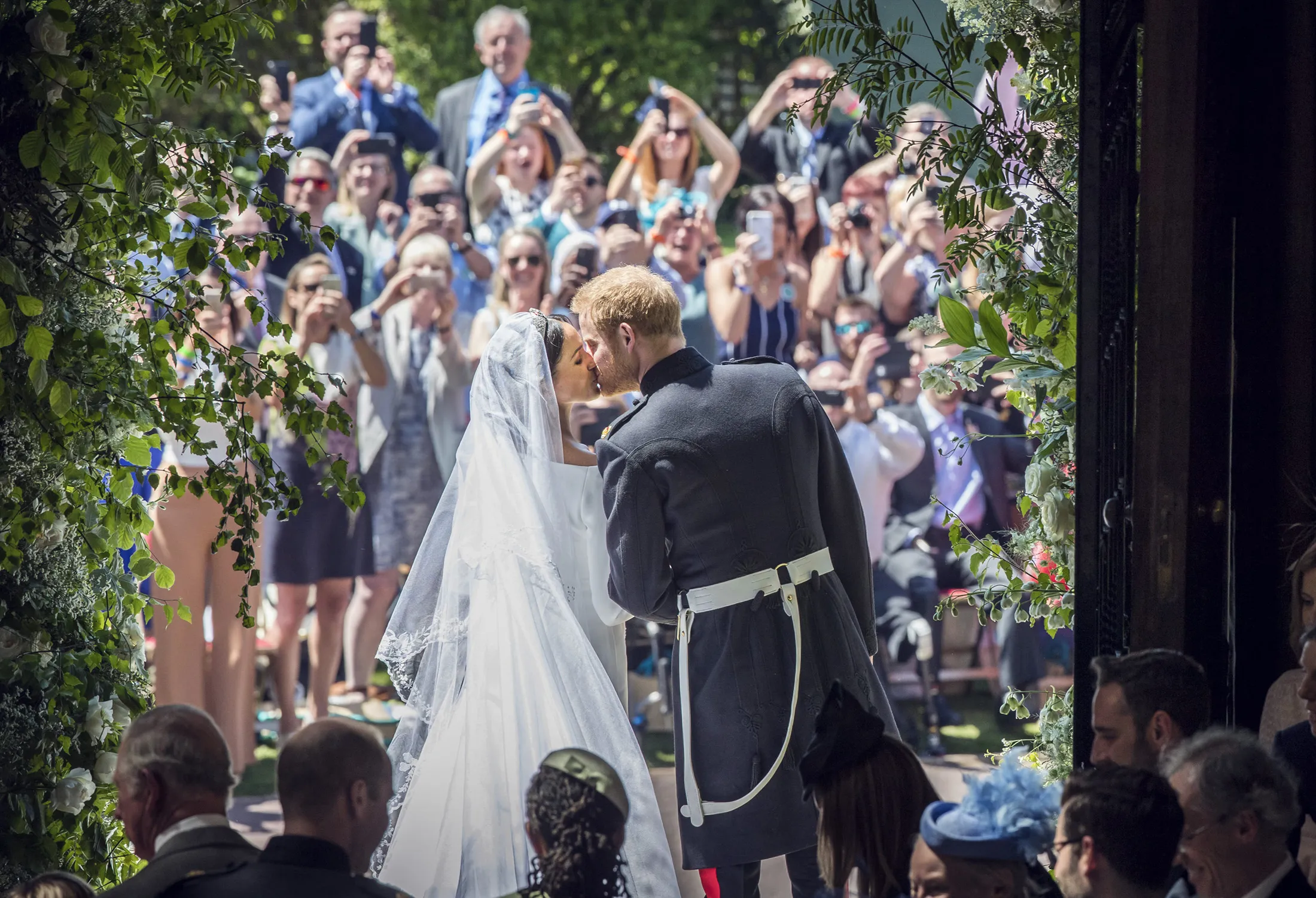 Meghan Markle's Stunning Dress Reflects a More Modern Monarchy - Bloomberg
