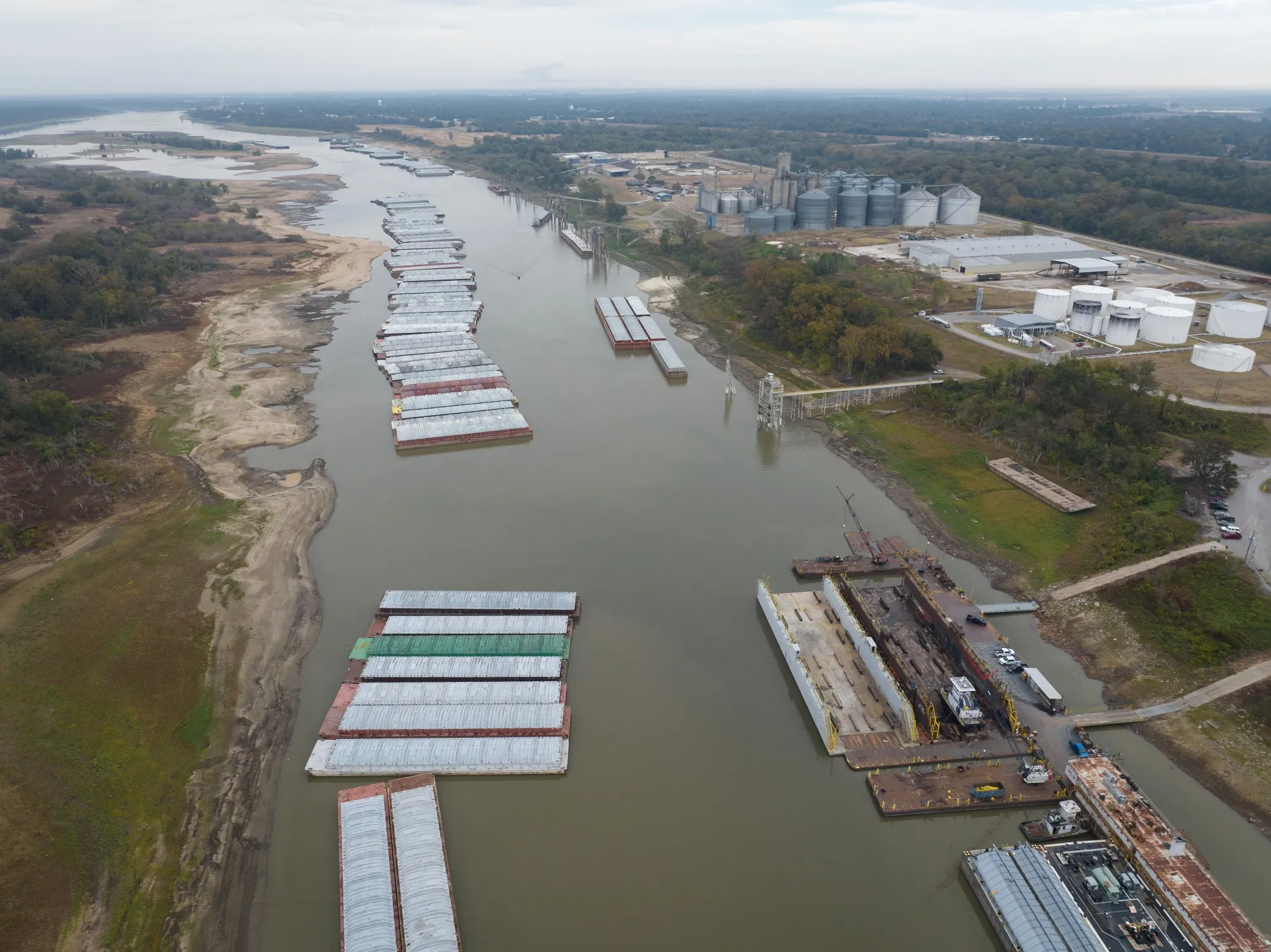 Mississippi River Traffic Threatened by Climate-Driven Drought For 