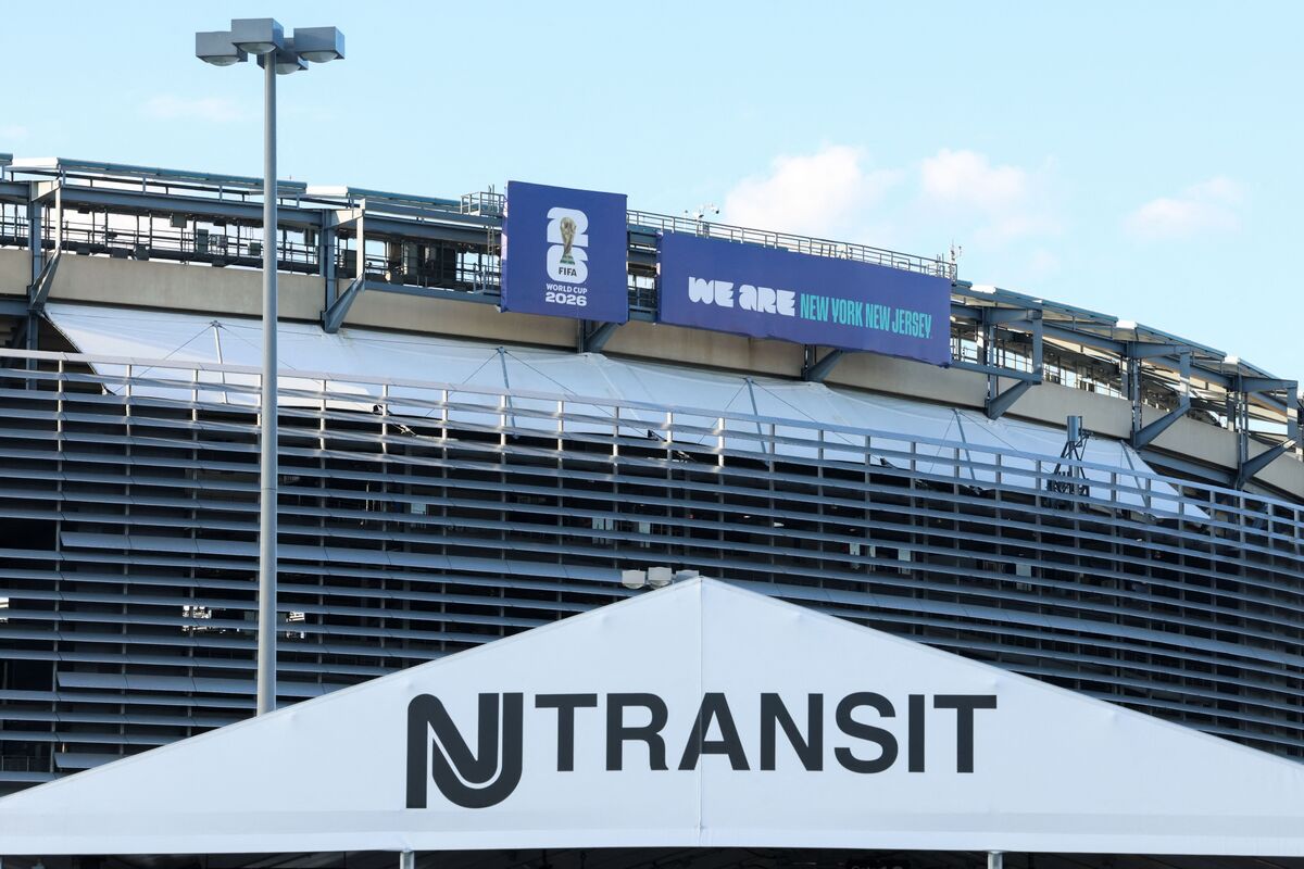 NJ Transit Often Vexes Commuters, Now Faces World Cup Rider Surge
