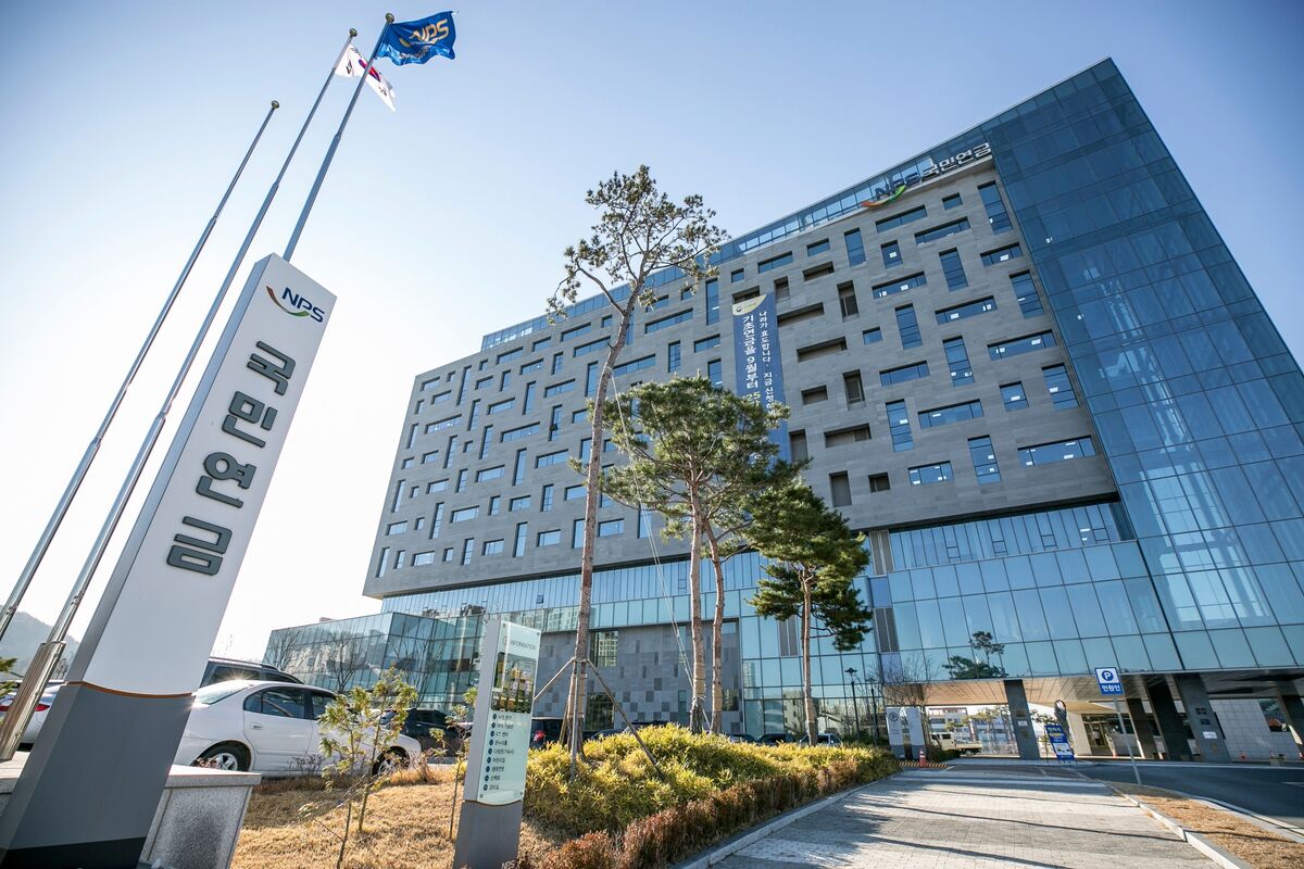 bloomberg.com - Jaehyun Eom - Korean Pension Fund to Take Flexible Approach to FX Hedging