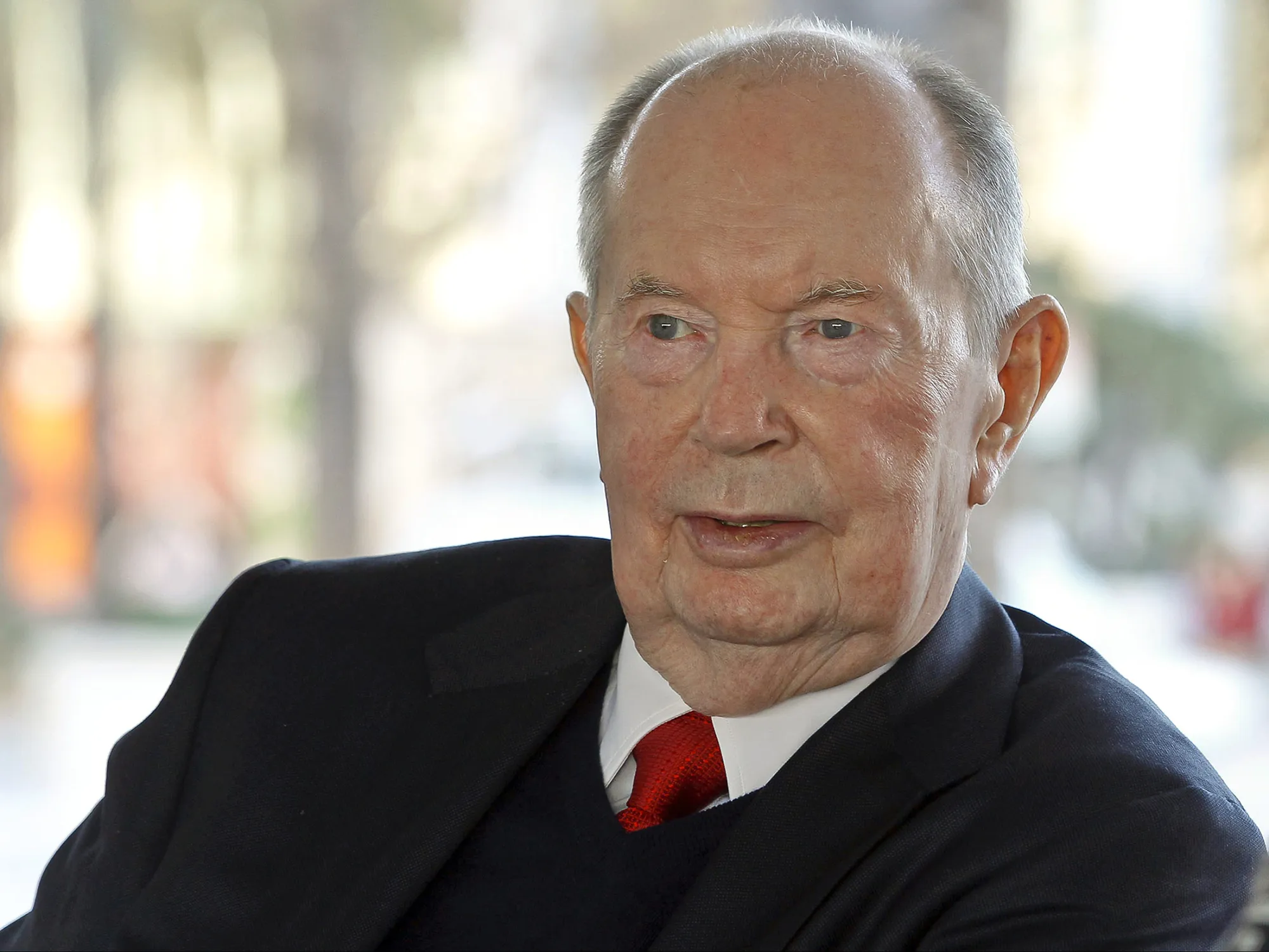 Jerry Perenchio, Dealmaker Who Built Univision, Dies at 86 - Bloomberg