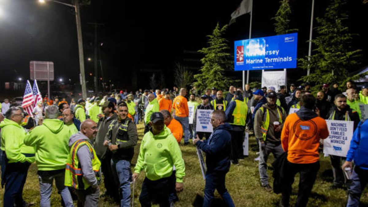 Historic Strike at Eastern US and Gulf Ports Begins