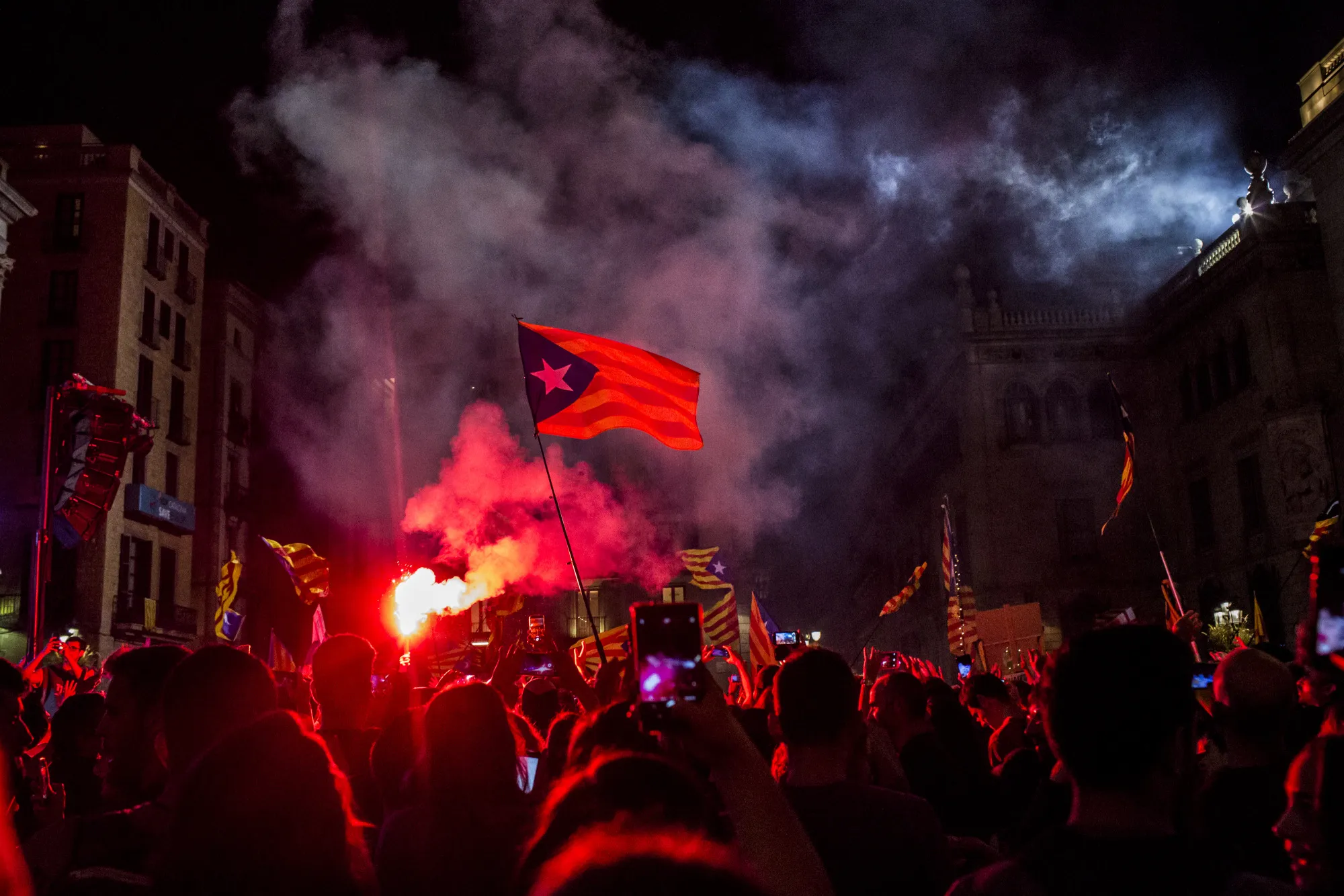 Pro-independence supporters gather&nbsp;in&nbsp;on Friday, Oct. 27, 2017.