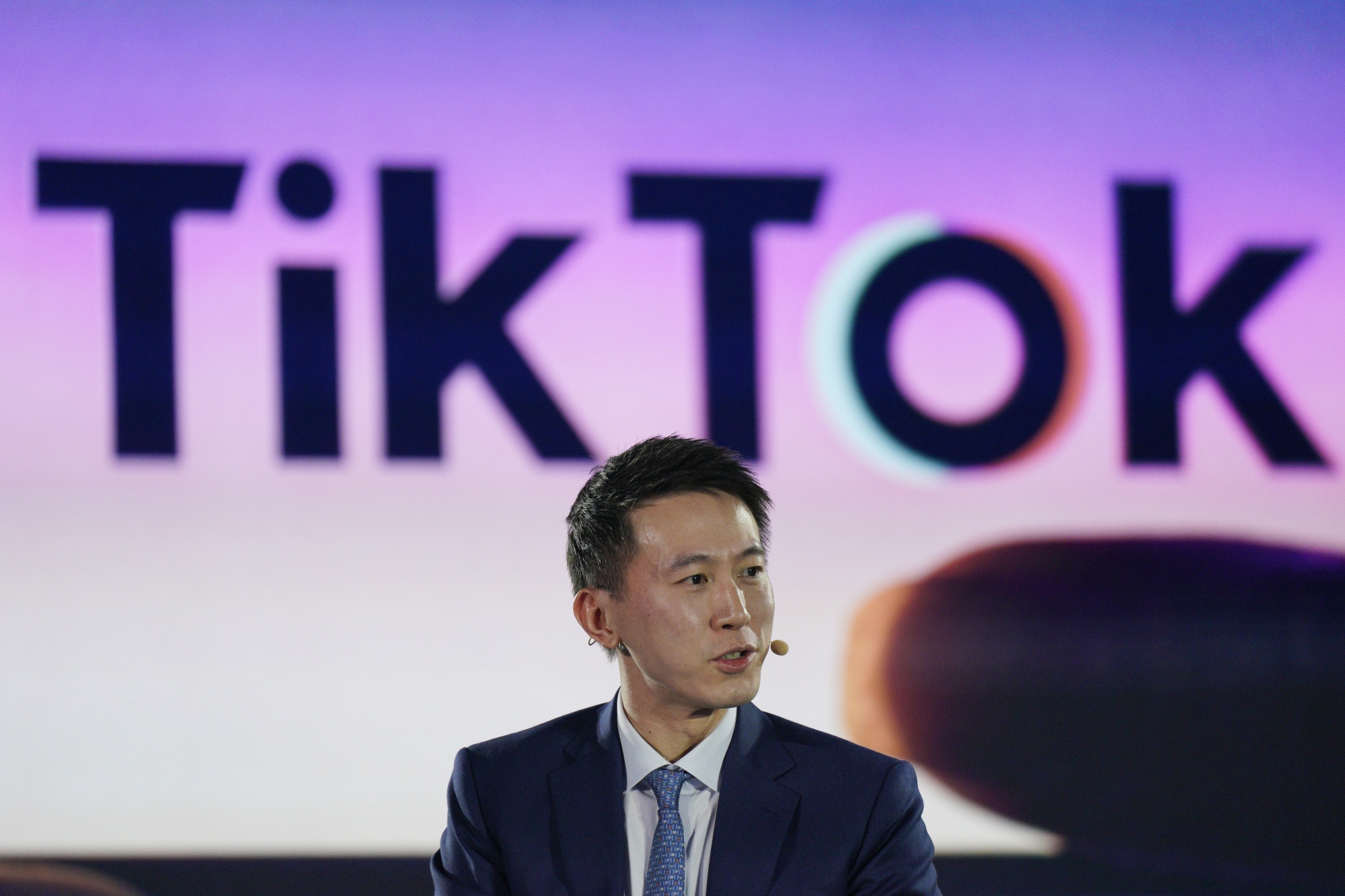 TikTok CEO Shou Zi Chew To Meet With EU Regulators In Brussels - Bloomberg