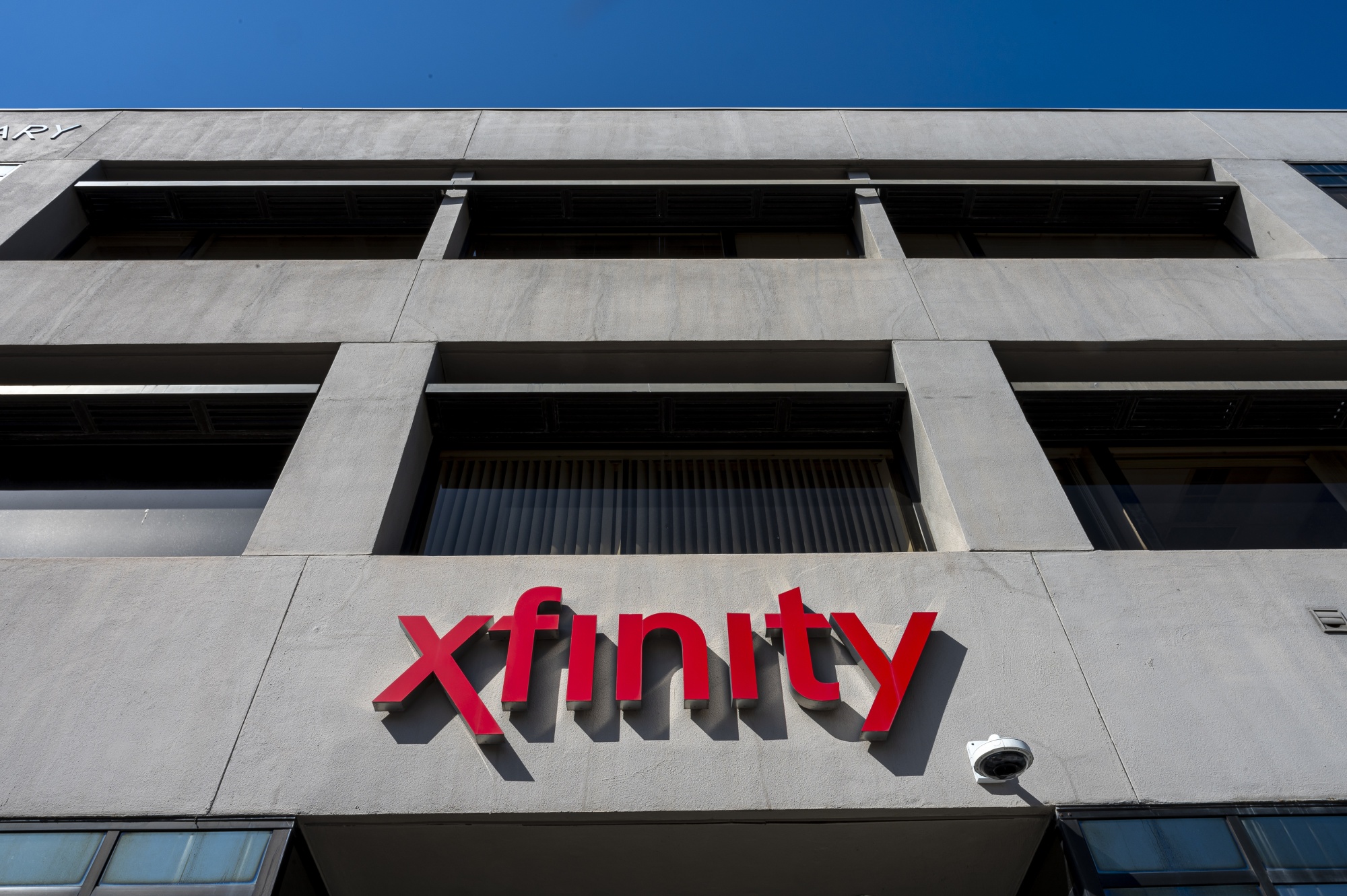 Comcast Sets $15 Monthly Tab for Netflix, Apple, Peacock Bundle - Bloomberg