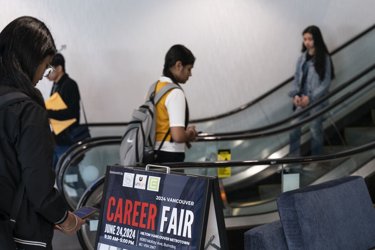 Canada’s Latest Jobs Data Contains Hints the Labor Market Is Healing
