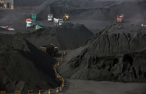 Pakistan’s Milewide Open Air Mine Shows Why Coal Won’t Go Away