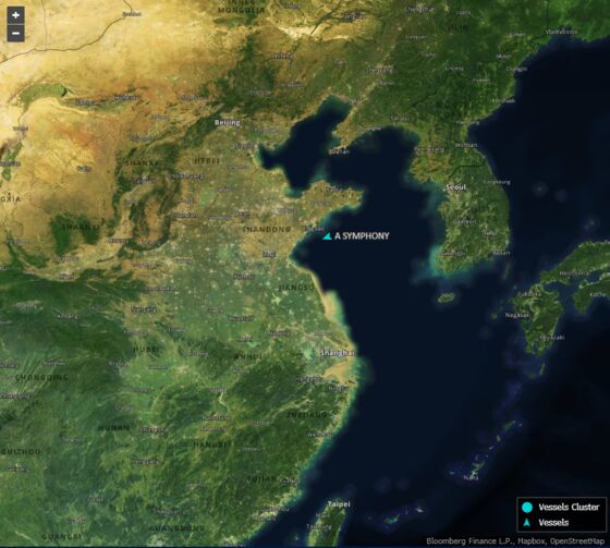 Oil Tanker Leaks Cargo Into Ocean Near China’s Refining Hub