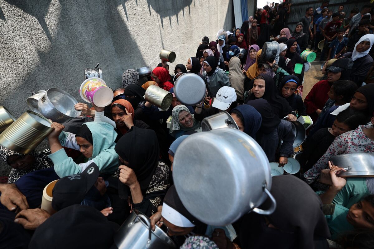 Israel-Backed Gaza Aid Group Suspends Operations for Second Day Israel-Backed Gaza Aid Group Suspends Operations for Second Day