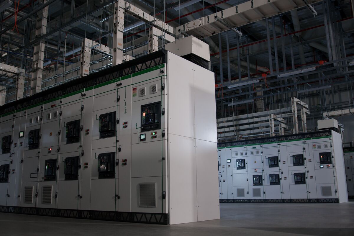 Data Center Firm Backed by Oaktree Plans to Sell Carbon Credits to Hyperscalers