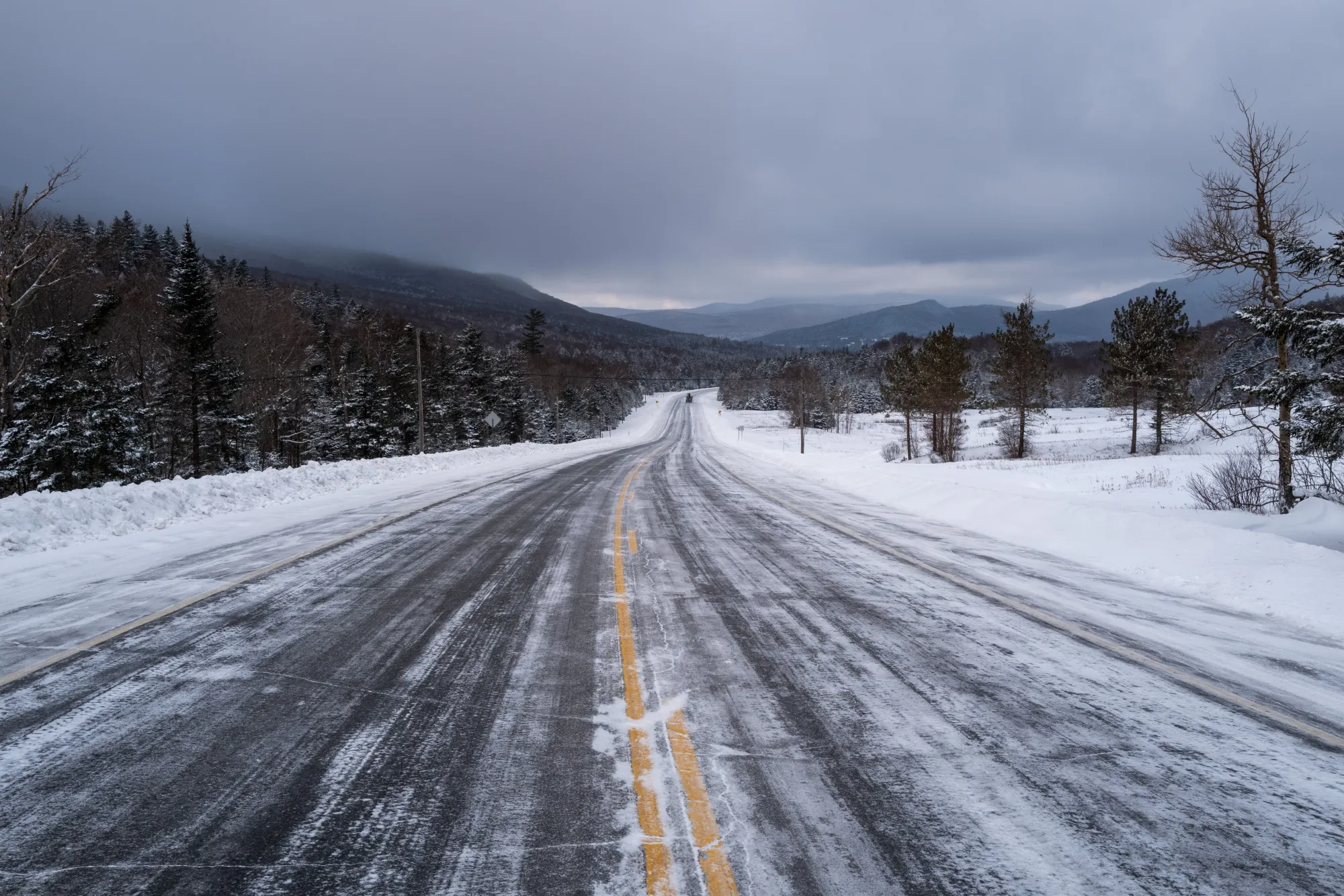 Spring Storm Threatens to Dump 18 Inches of Wet Snow on New England ...