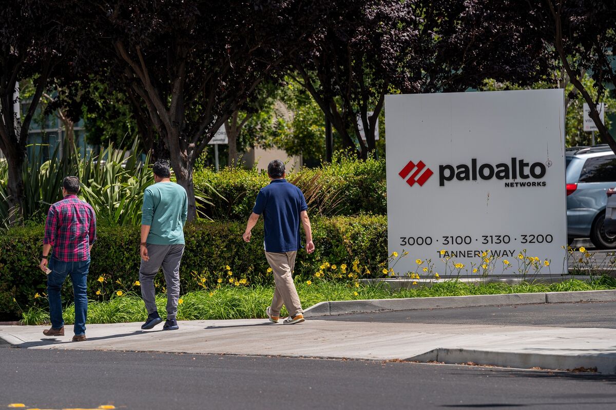 Palo Alto Raises Profit Outlook on AI Security