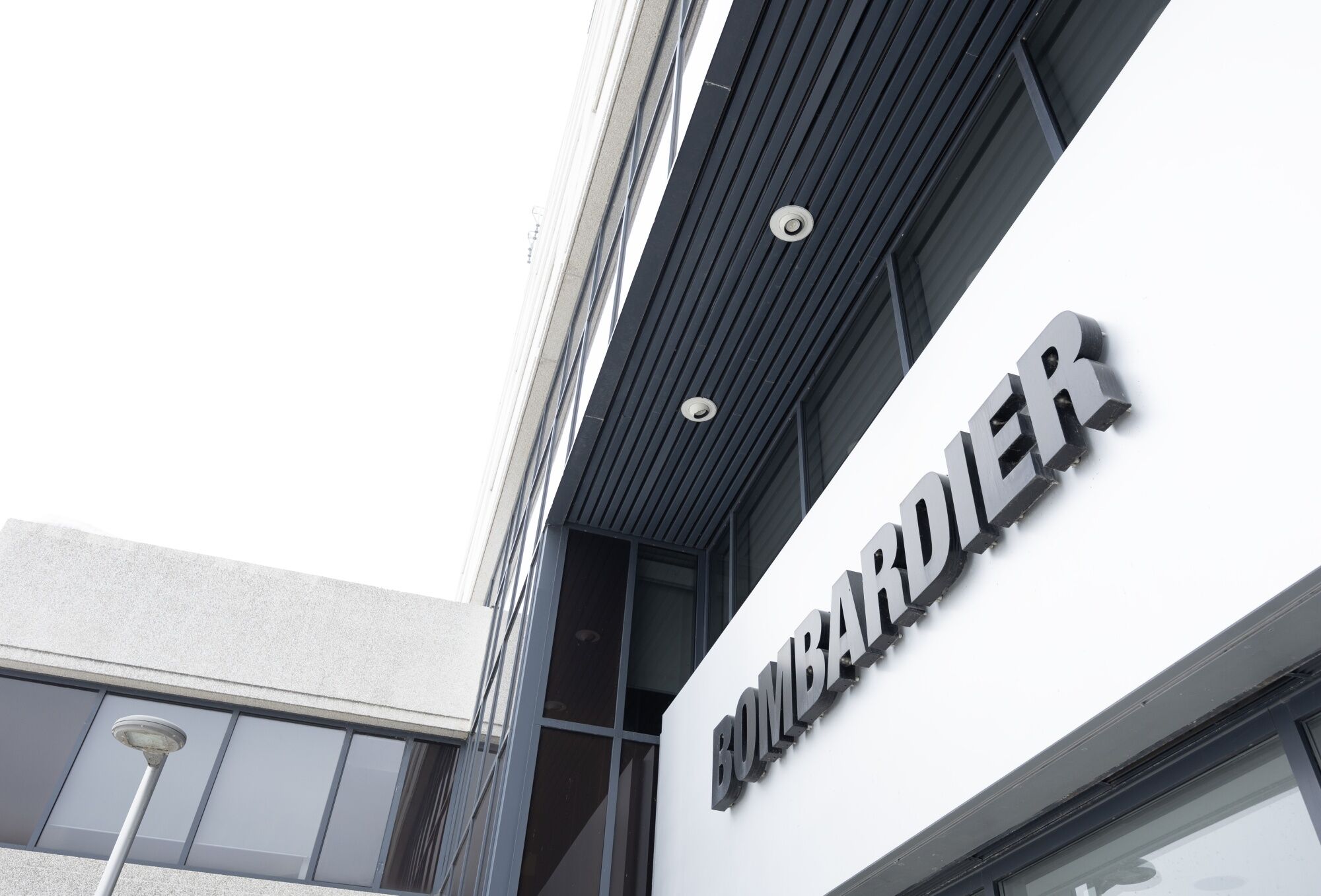 Bombardier Must Face BondBreach Lawsuit Brought by Hedge Funds, Judge