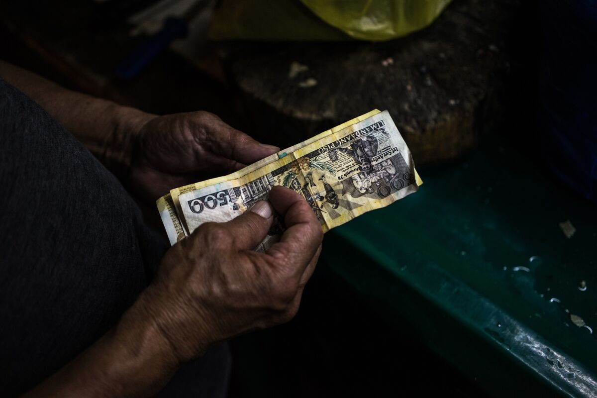 Philippine Peso May Stumble With Drop in Foreign Bond Sales - Bloomberg
