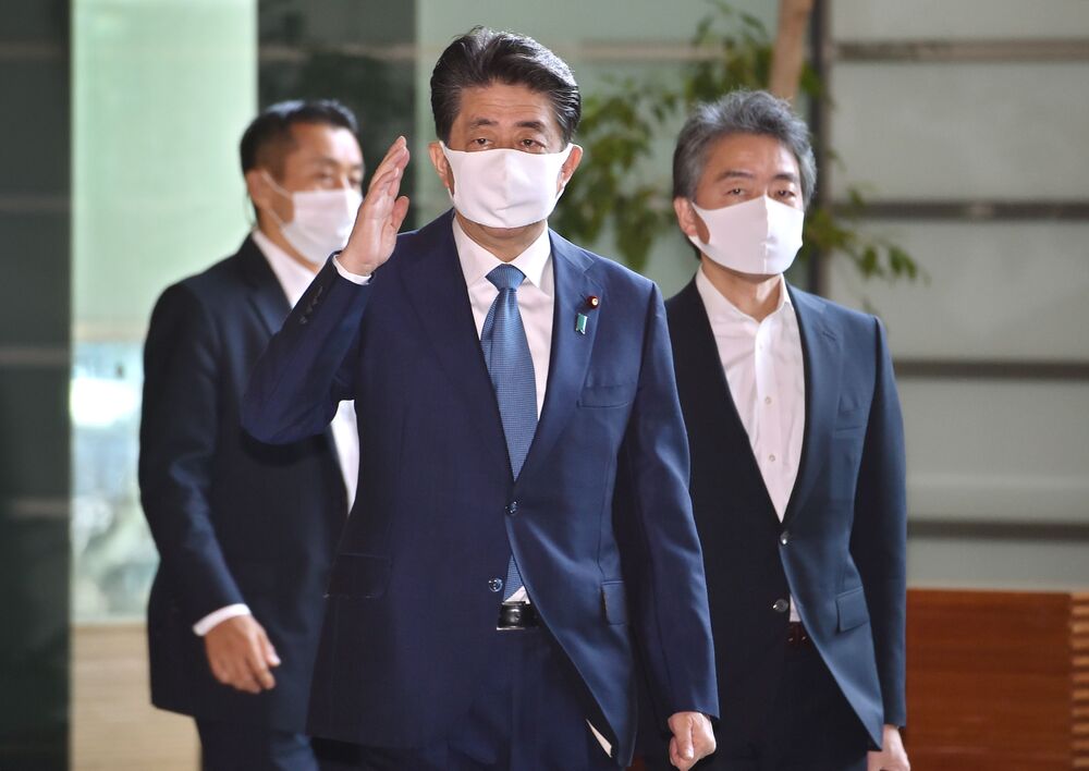 JAPAN-POLITICS-ABE-HEALTH