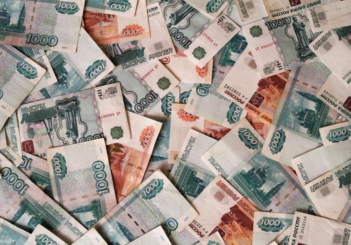 Crisis in Russia Puts $13 Billion of Remittances at Risk - Bloomberg