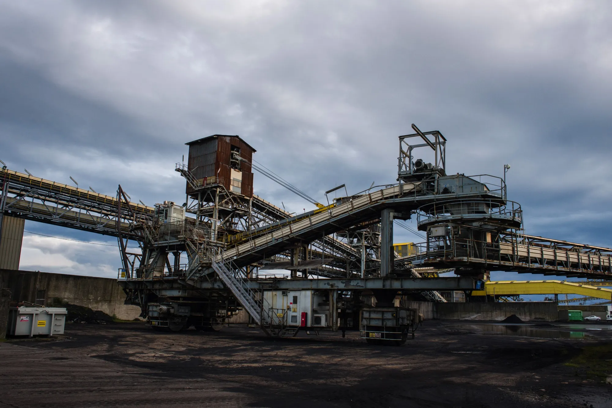Inactive conveyors at a closed coal-fired power plant.&nbsp;